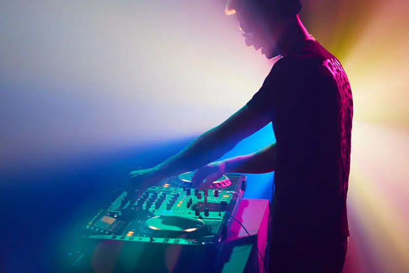 DJs